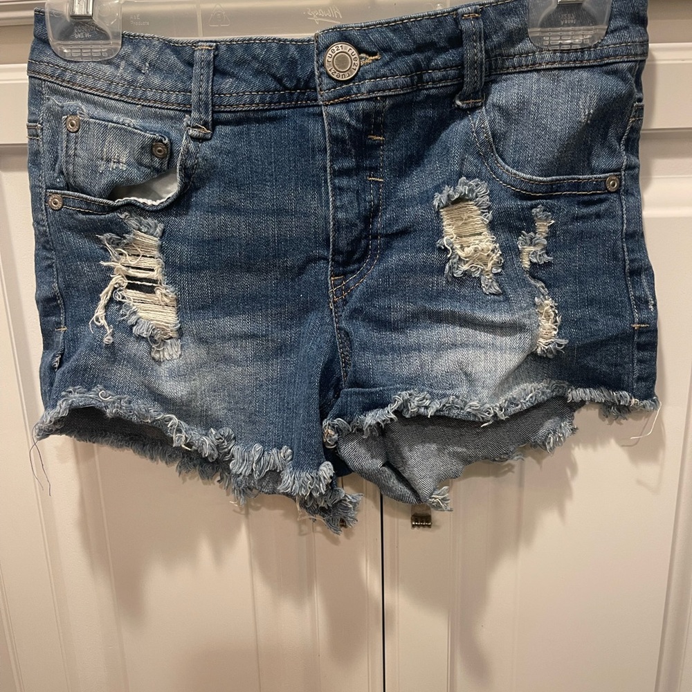 Rue 21 distressed Jean Shorts sz 5/6‎